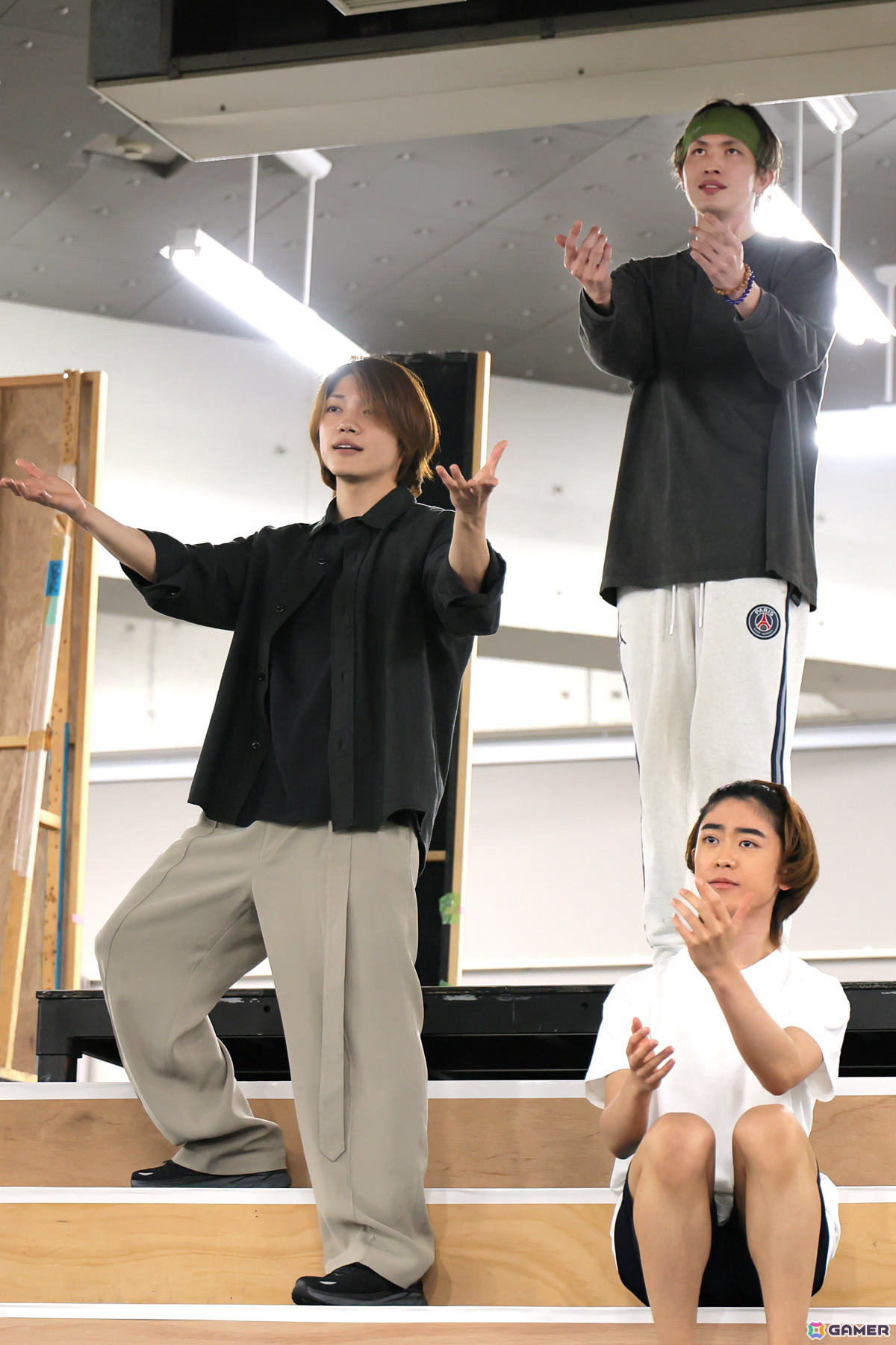 「Butlers' 歌劇『悪魔執事と黒い猫』~薔薇薫る舞踏会編~」の稽古場レポートが公開!執事と“瞑想”する回替わりイベントも発表の画像