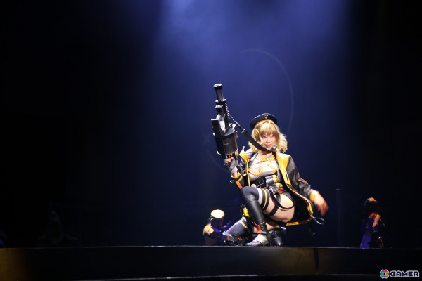 背中で魅せるガンガールたちの魅力をステージで再現した舞台「NIKKE THE STAGE」のゲネプロをレポートの画像9