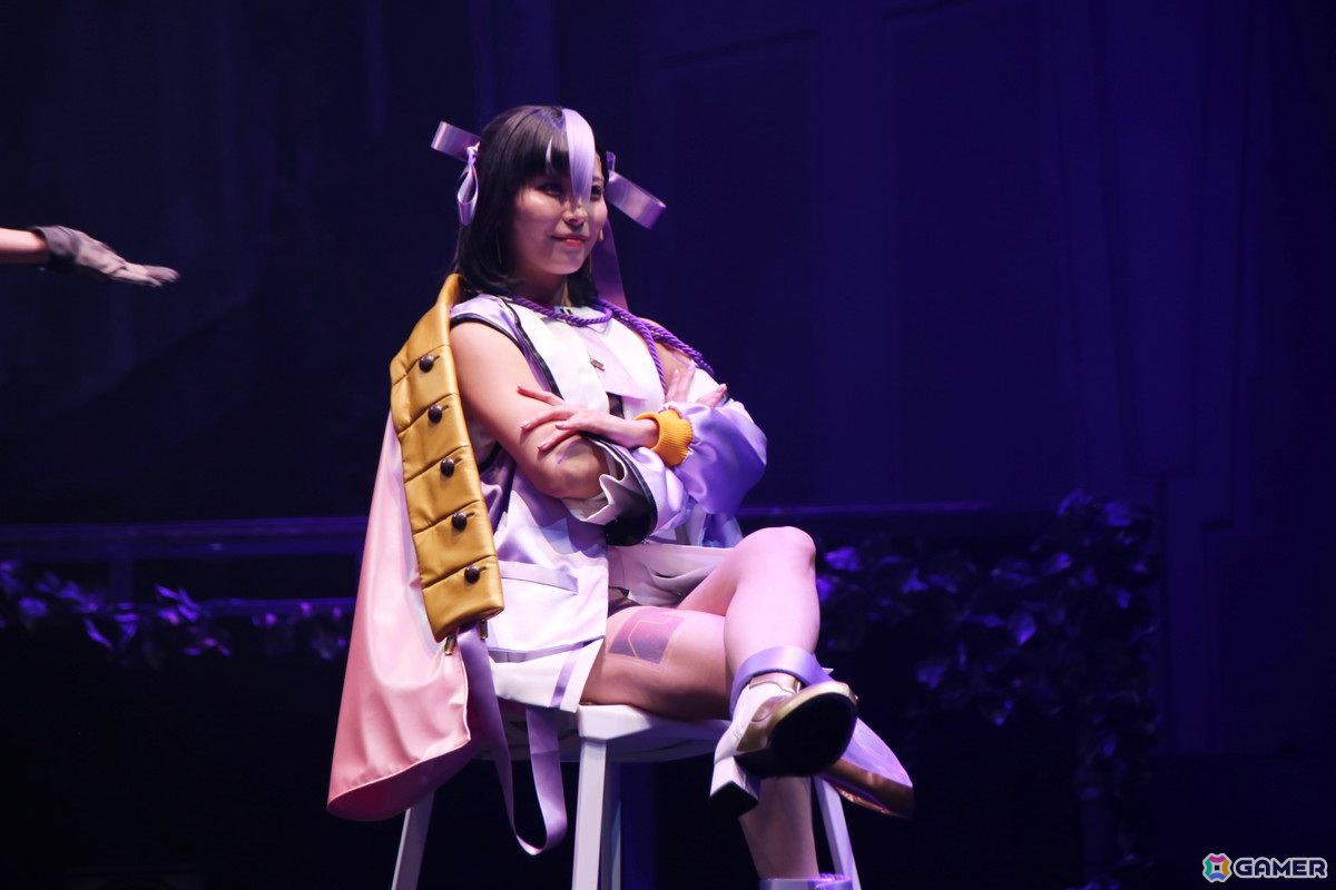 背中で魅せるガンガールたちの魅力をステージで再現した舞台「NIKKE THE STAGE」のゲネプロをレポートの画像