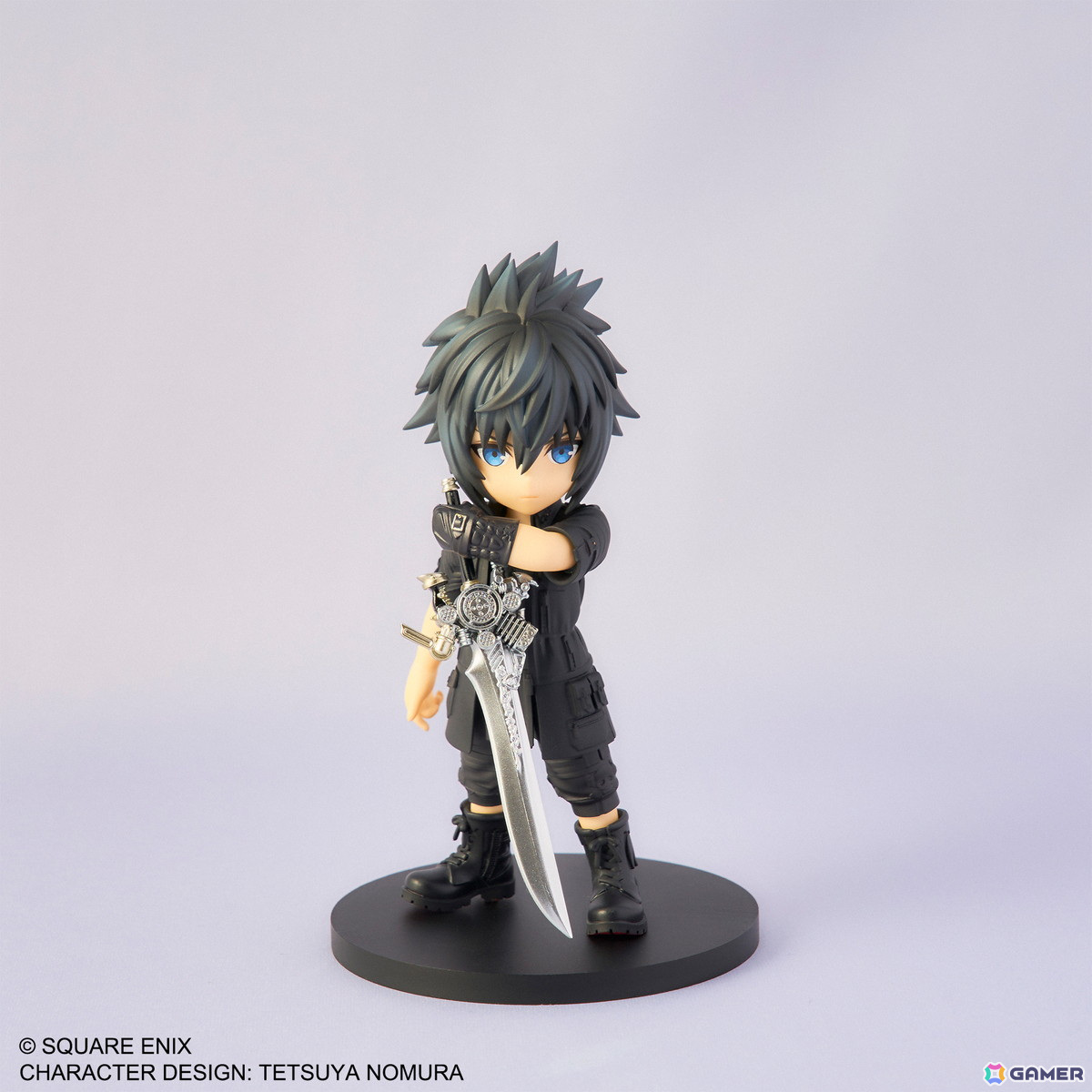 「FFXV」ノクティスのアドラブルアーツが11月30日に発売！付属パーツの剣やスマートフォン、交換顔・腕により別のポージングを楽しめるの画像1