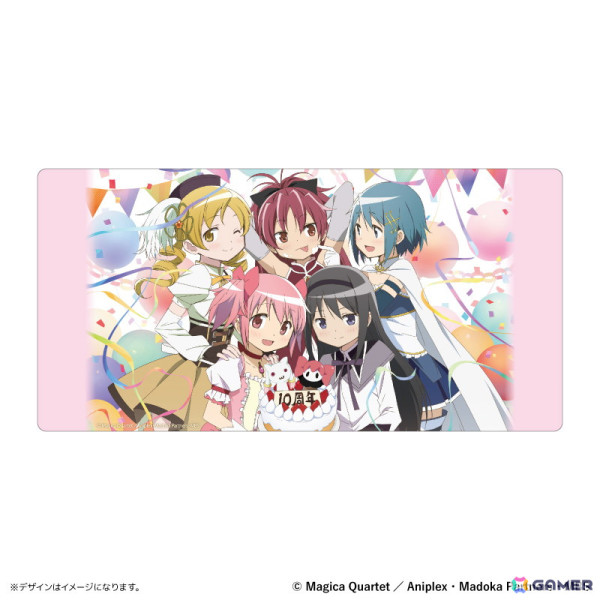 「まどマギ」Tカード券面イラストを使用したグッズが登場！タペストリー、デスクマット、アクリルアートスタンドがラインナップの画像3