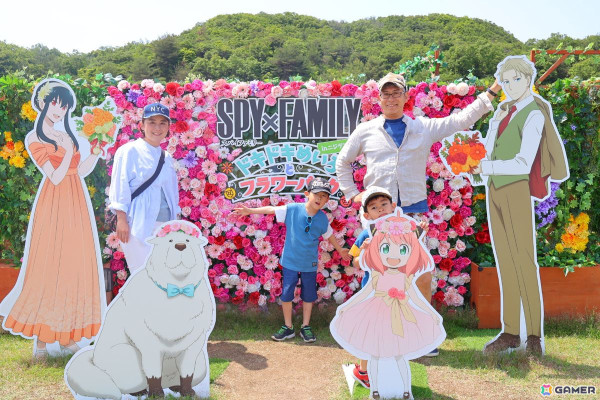 「SPY×FAMILY inニジゲンノモリ～ドキドキめいろとフラワーパーク～」で事前入場予約チケット購入者に6月22日よりオリジナルステッカーが配布！の画像1