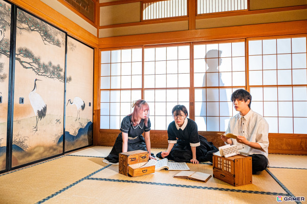 「鬼太郎誕生 ゲゲゲの謎」のリアル脱出ゲーム「哭倉村に渦巻く怨念からの脱出」水木や鬼太郎の父、鬼太郎が描かれた描き下ろしビジュアルが公開!の画像