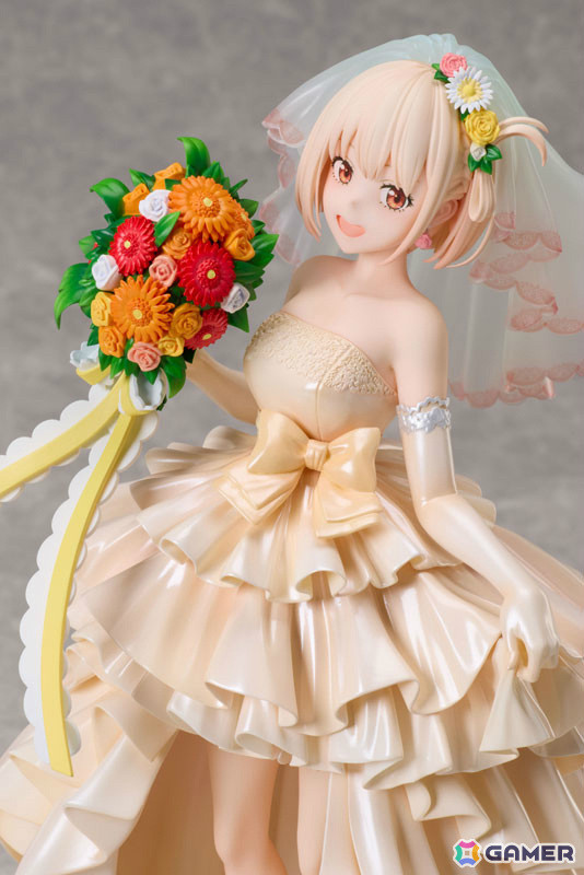 TVアニメ「リコリス・リコイル」ウェディングドレス姿の千束とたきなが