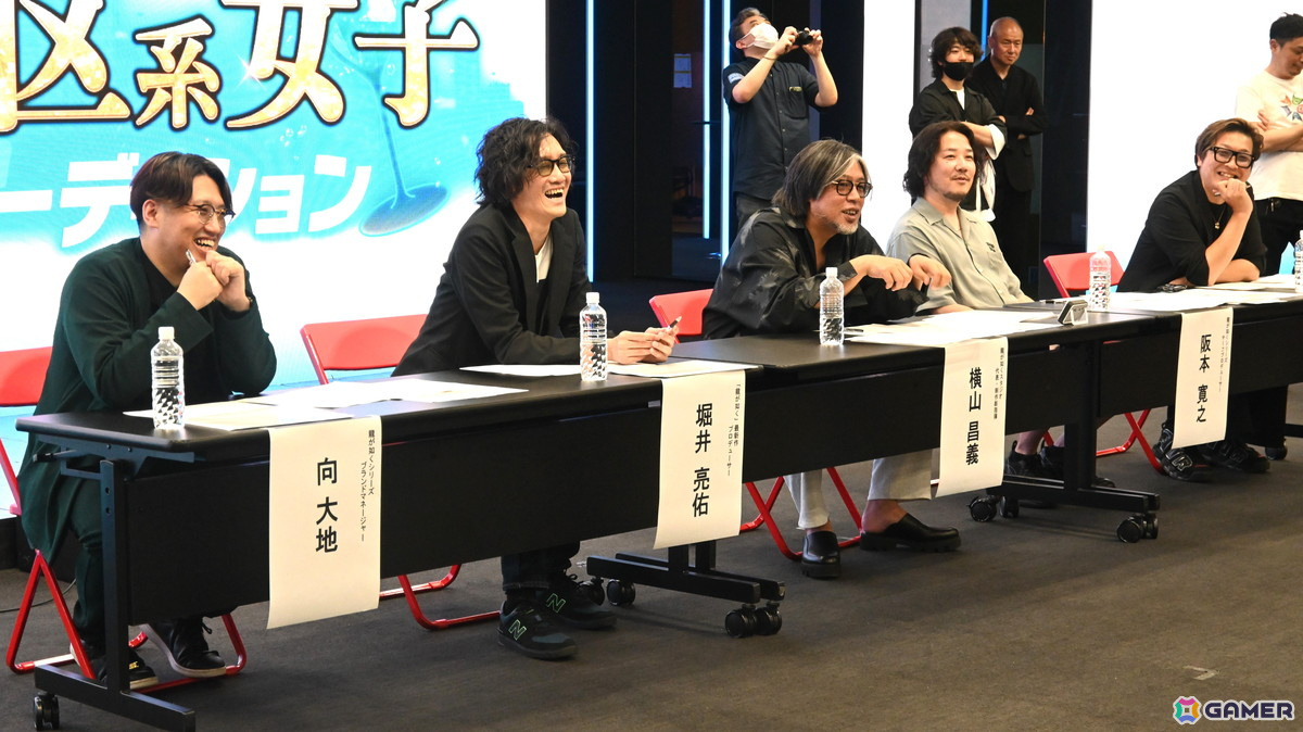 左から向氏、堀井氏、横山氏、阪本氏、山藤氏