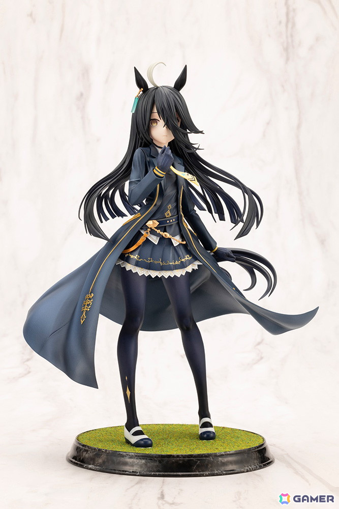 「ウマ娘 プリティーダービー」よりマンハッタンカフェが1/7スケールフィギュアで登場！台座には人工芝素材を使用の画像1