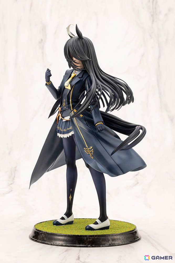 「ウマ娘 プリティーダービー」よりマンハッタンカフェが1/7スケールフィギュアで登場！台座には人工芝素材を使用の画像4