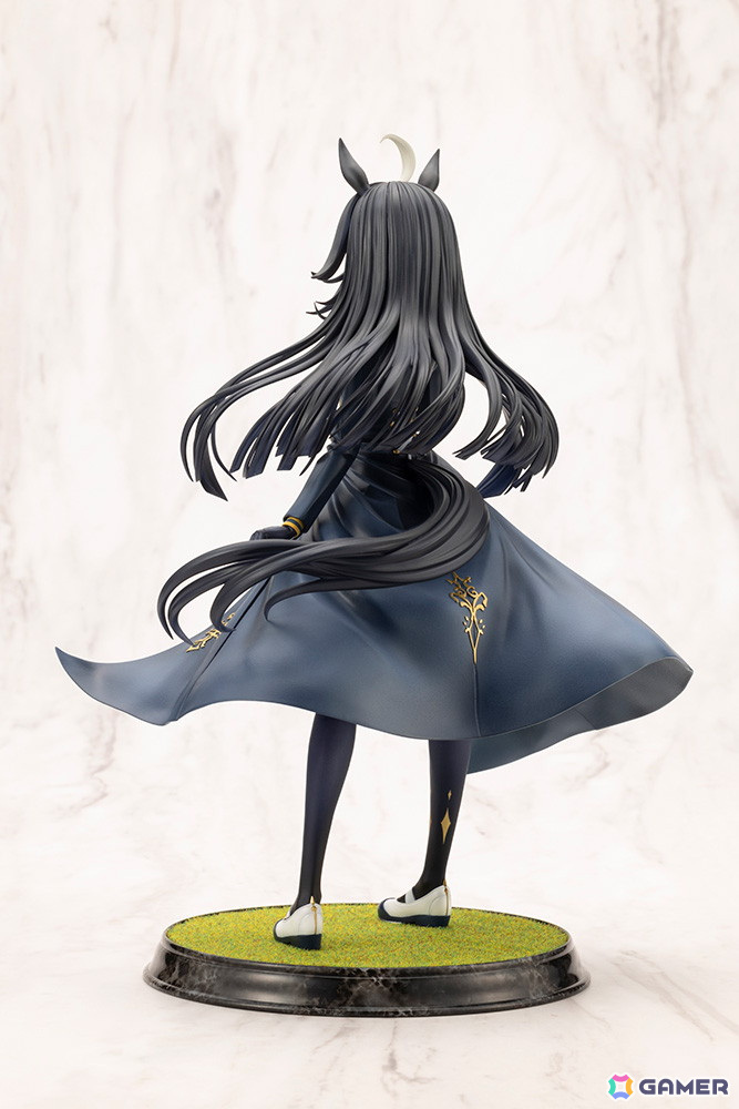 「ウマ娘 プリティーダービー」よりマンハッタンカフェが1/7スケールフィギュアで登場！台座には人工芝素材を使用の画像5