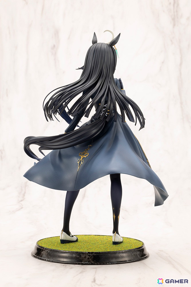 「ウマ娘 プリティーダービー」よりマンハッタンカフェが1/7スケールフィギュアで登場！台座には人工芝素材を使用の画像6