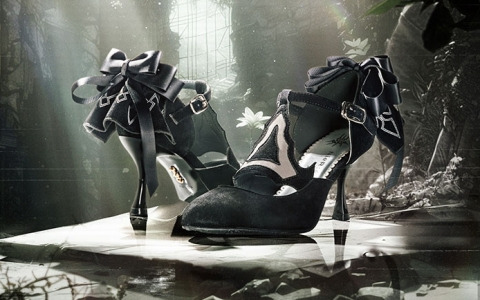アニメ「NieR:Automata Ver1.1a」2Bをイメージしたパンプスの予約販売がスタート!メカニカルで儚く美しいデザインに