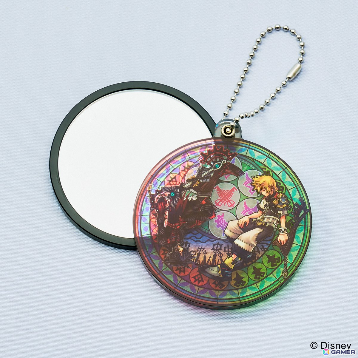 「キングダム ハーツ」シリーズよりステンドグラスデザインのアクリルミラーが発売決定!シャドウのデザインが入ったキャラトート・キャラポーチもの画像