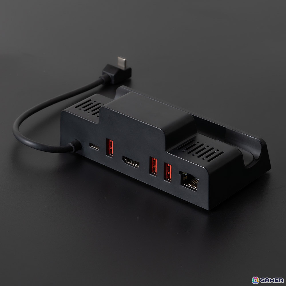 充電しながら映像出力や有線LANでの接続が可能なポータブルゲーミングPC用マルチポートドックが発売！の画像