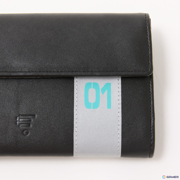 初音ミク」の腕時計・ブルゾン・長財布・ブーツが登場！ブラックにミク