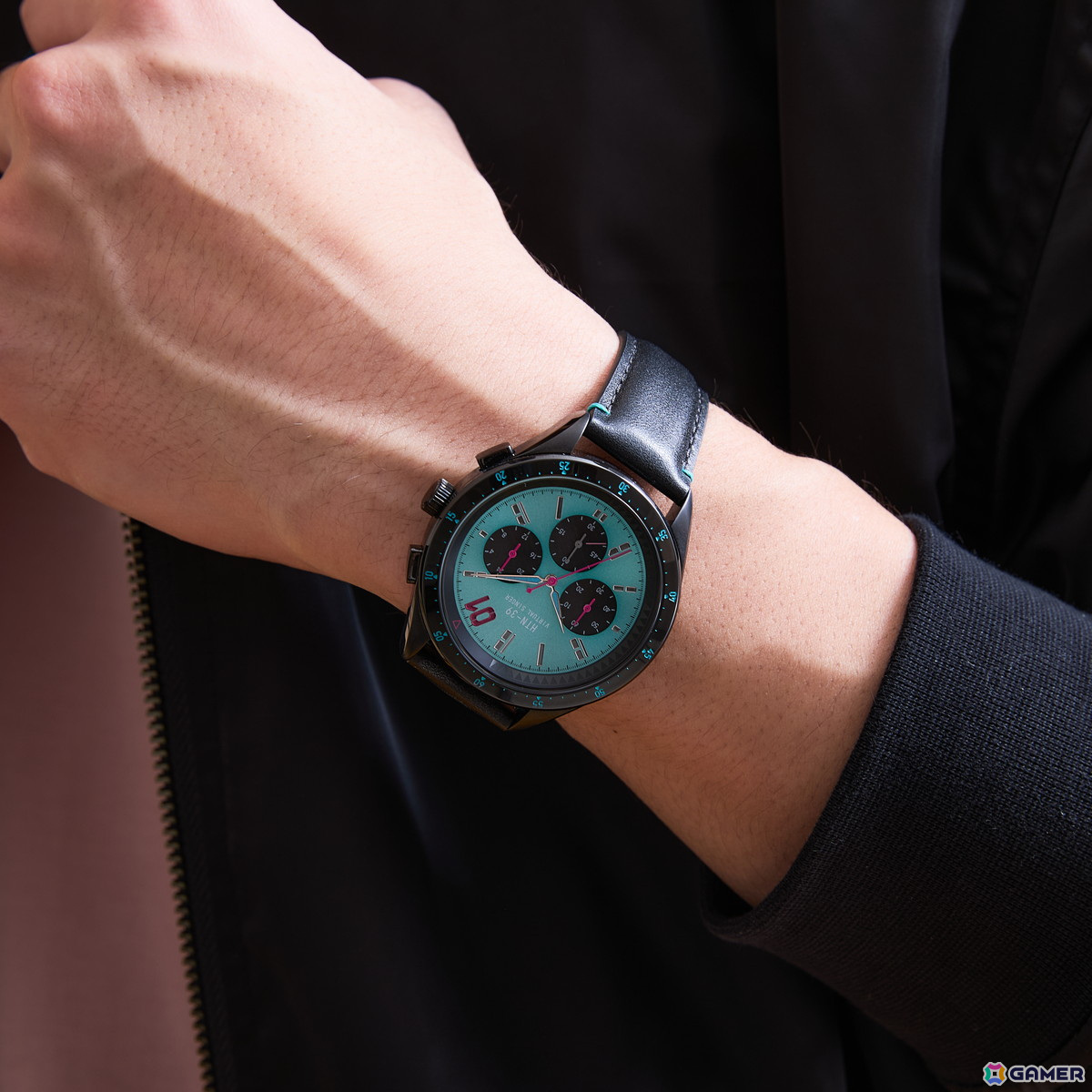 「初音ミク」の腕時計・ブルゾン・長財布・ブーツが登場！ブラックにミクグリーンが鮮やかなユニセックスアイテムの画像11
