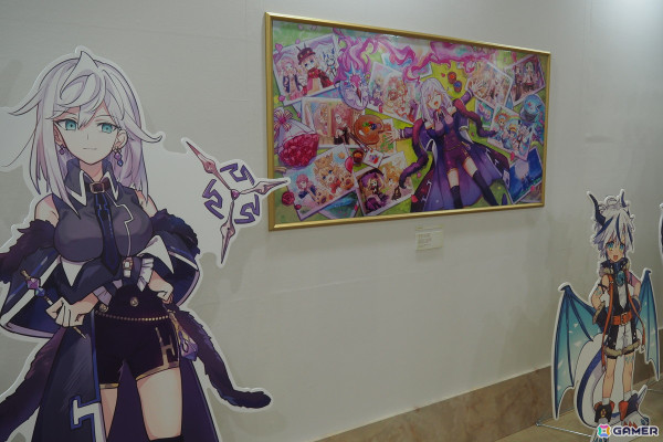 「メルクストーリア」10年の歴史をふんだんに盛り込んだ展示に加え、メルクとの記念撮影も！「MERC STORIA 10th Anniversary 癒術士と10年の輝跡展」レポートの画像