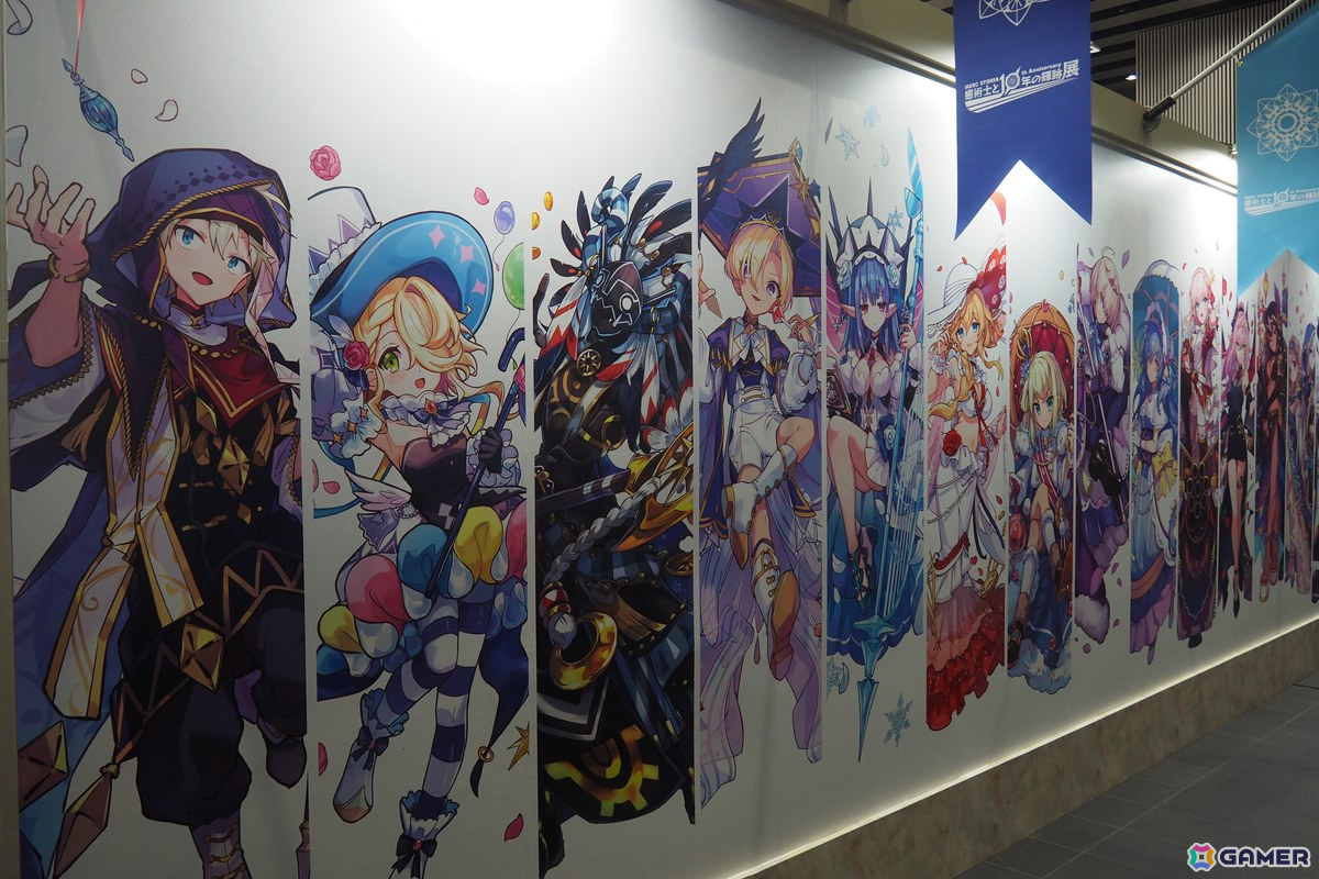 「メルクストーリア」10年の歴史をふんだんに盛り込んだ展示に加え、メルクとの記念撮影も!「MERC STORIA 10th Anniversary 癒術士と10年の輝跡展」レポートの画像