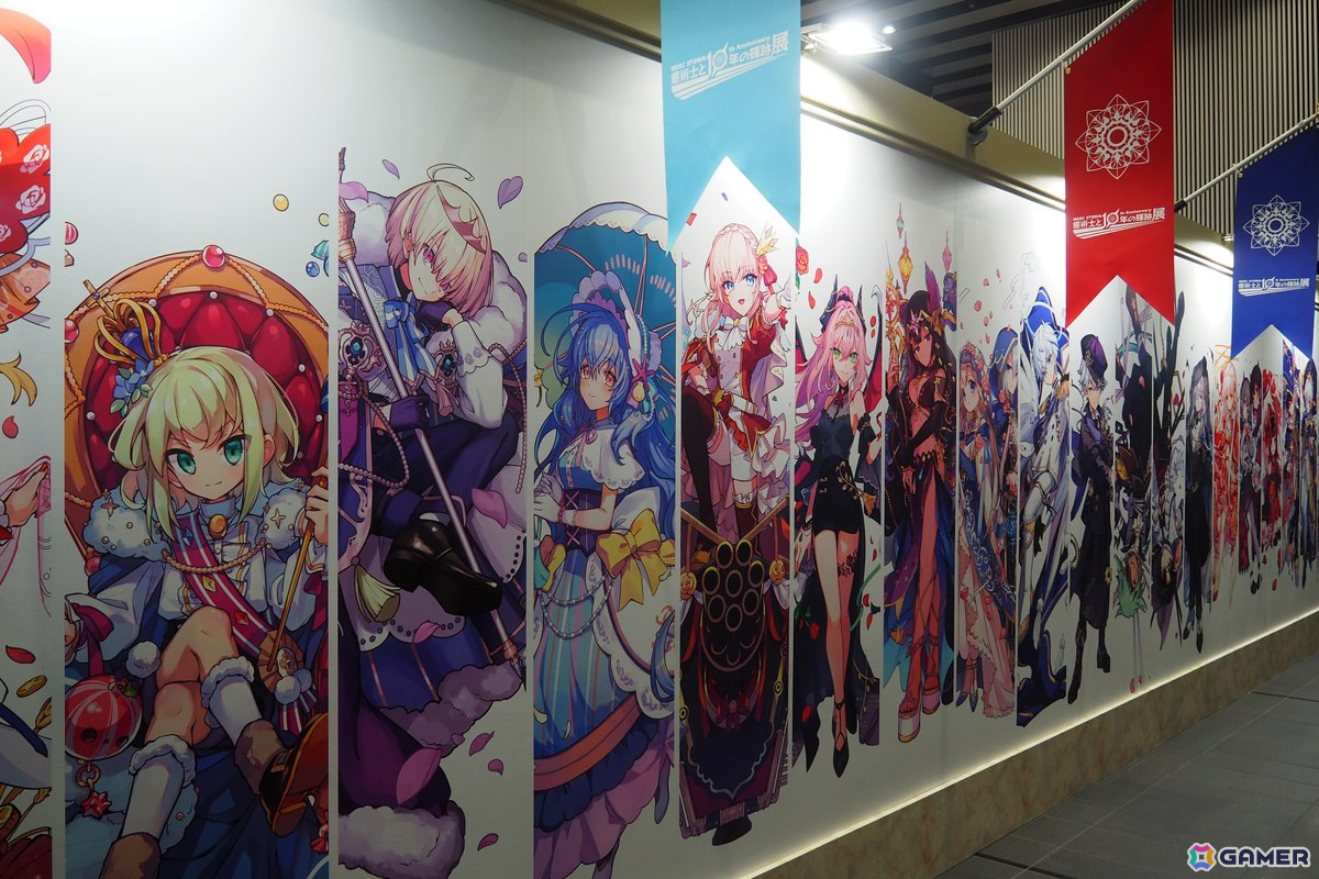 「メルクストーリア」10年の歴史をふんだんに盛り込んだ展示に加え、メルクとの記念撮影も!「MERC STORIA 10th Anniversary 癒術士と10年の輝跡展」レポートの画像