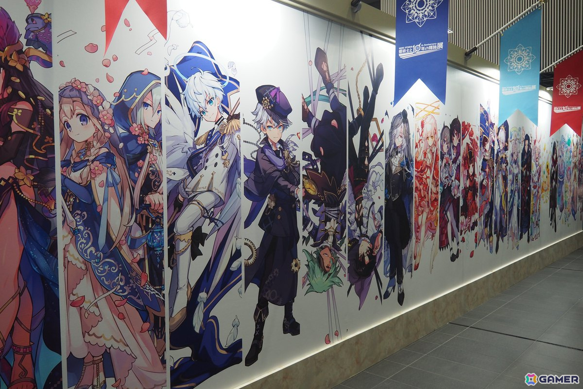 「メルクストーリア」10年の歴史をふんだんに盛り込んだ展示に加え、メルクとの記念撮影も!「MERC STORIA 10th Anniversary 癒術士と10年の輝跡展」レポートの画像