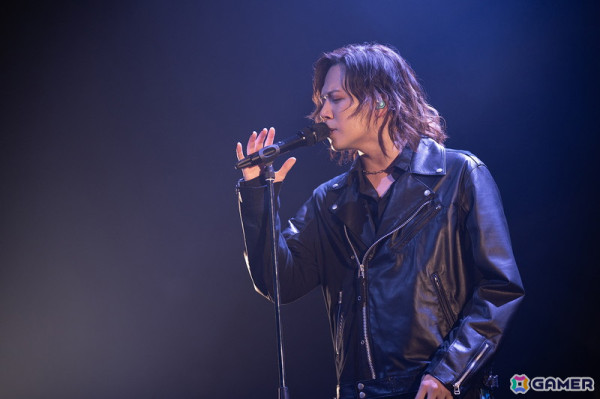 「ブラスタ」のライブツアー「BLACK SONIC」福岡昼・夜公演の公式レポートが到着！力強いバンドサウンドとともに圧倒的な歌声が鳴り響くの画像2