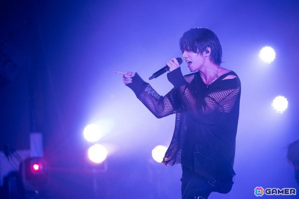 「ブラスタ」のライブツアー「BLACK SONIC」福岡昼・夜公演の公式レポートが到着！力強いバンドサウンドとともに圧倒的な歌声が鳴り響くの画像5