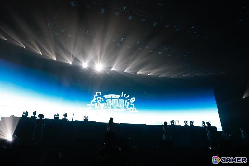 「シャニマスLIVEFUN」DAY1をレポート！ファンの青年（CV：岡本信彦）と少女（CV：ファイルーズあい）がアニメの時空からまさかの未来に？！の画像