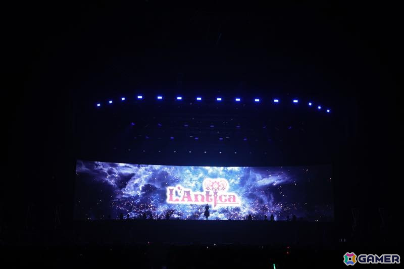 「シャニマスLIVEFUN」DAY1をレポート！ファンの青年（CV：岡本信彦）と少女（CV：ファイルーズあい）がアニメの時空からまさかの未来に？！の画像