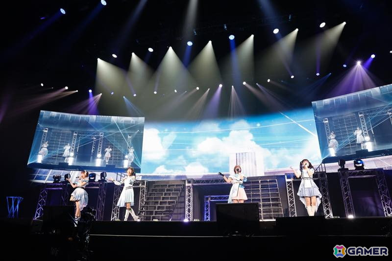 「シャニマスLIVEFUN」DAY1をレポート！ファンの青年（CV：岡本信彦）と少女（CV：ファイルーズあい）がアニメの時空からまさかの未来に？！の画像