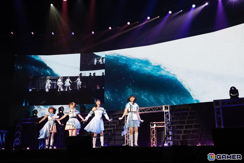 「シャニマスLIVEFUN」DAY1をレポート！ファンの青年（CV：岡本信彦）と少女（CV：ファイルーズあい）がアニメの時空からまさかの未来に？！の画像