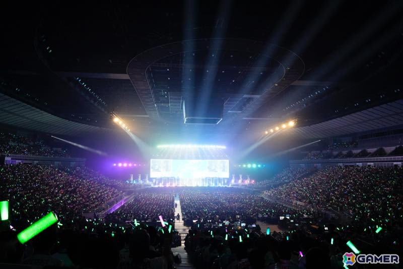 「シャニマスLIVEFUN」DAY1をレポート！ファンの青年（CV：岡本信彦）と少女（CV：ファイルーズあい）がアニメの時空からまさかの未来に？！の画像