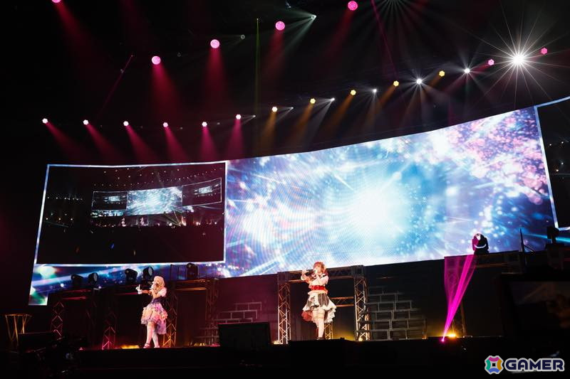 「シャニマスLIVEFUN」DAY1をレポート！ファンの青年（CV：岡本信彦）と少女（CV：ファイルーズあい）がアニメの時空からまさかの未来に？！の画像