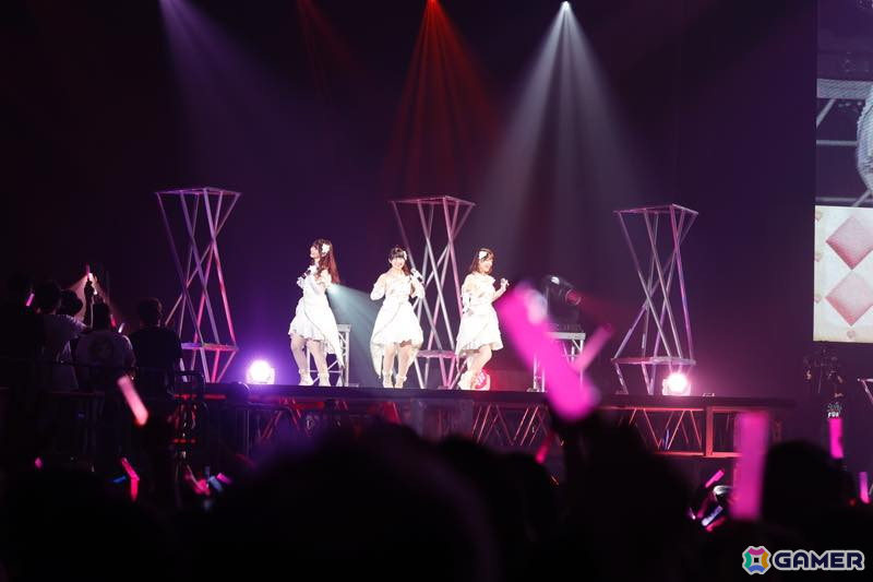 「シャニマスLIVEFUN」DAY1をレポート！ファンの青年（CV：岡本信彦）と少女（CV：ファイルーズあい）がアニメの時空からまさかの未来に？！の画像