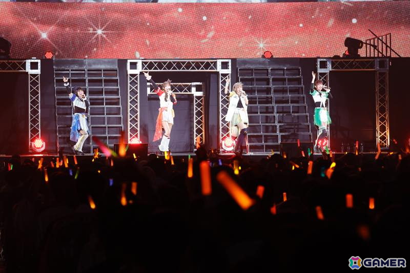 「シャニマスLIVEFUN」DAY1をレポート！ファンの青年（CV：岡本信彦）と少女（CV：ファイルーズあい）がアニメの時空からまさかの未来に？！の画像