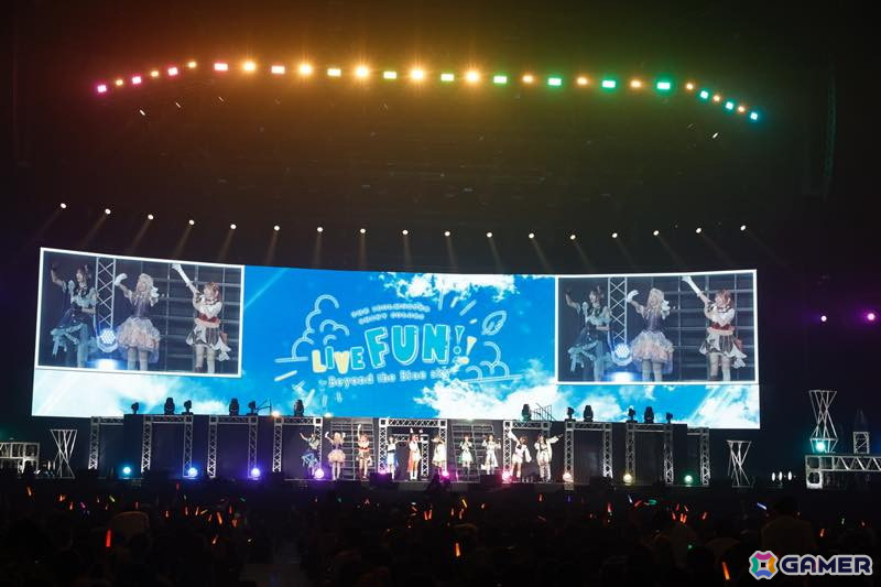 「シャニマスLIVEFUN」DAY1をレポート！ファンの青年（CV：岡本信彦）と少女（CV：ファイルーズあい）がアニメの時空からまさかの未来に？！の画像