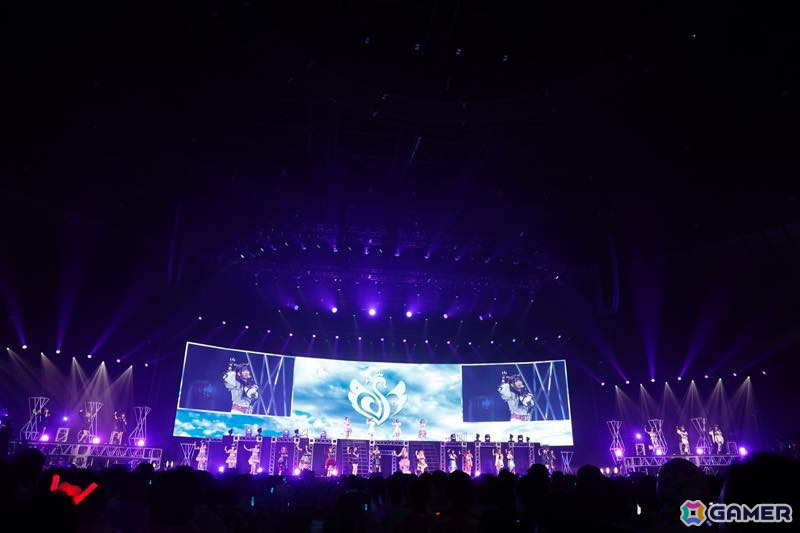 「シャニマスLIVEFUN」DAY1をレポート！ファンの青年（CV：岡本信彦）と少女（CV：ファイルーズあい）がアニメの時空からまさかの未来に？！の画像