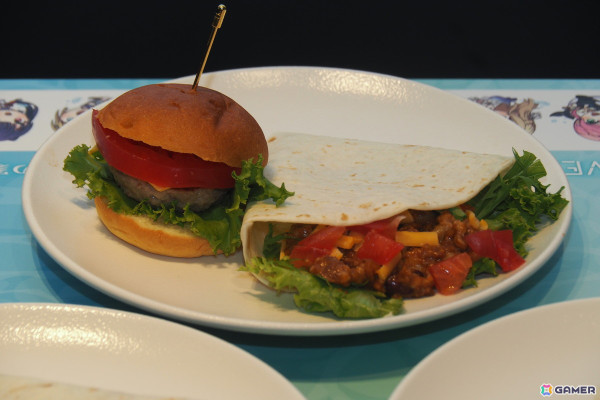 「ヘブンバーンズレッドカフェ ～2024 in 海の家～」が開催中！店内の模様や「ヘブバン」ならではのオリジナルメニュ－を紹介の画像14