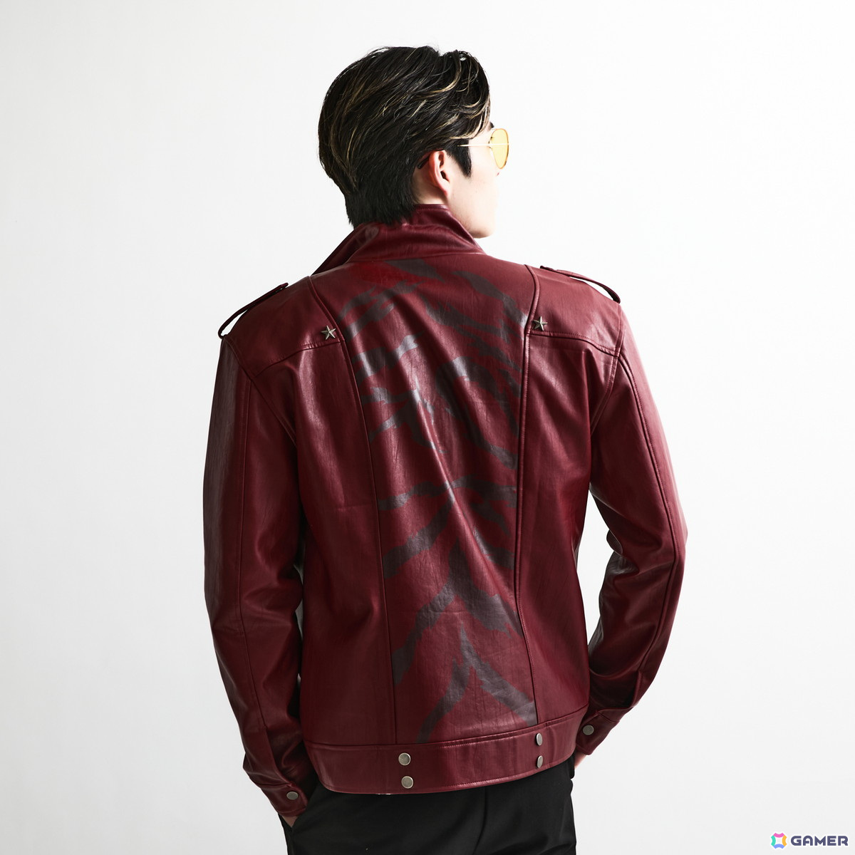 「ノーモア★ヒーローズ」トラヴィスモデルのジャケット、腕時計、サングラスがSuperGroupiesより登場！の画像18