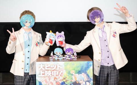 「劇場版すとぷり」ころんさん、ななもり。さんが制服姿で登壇!第2回 全国生中継 大ヒット御礼メンバースペシャルトーク(実写)の公式レポートが公開