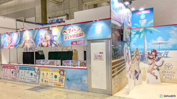 「ヘブバン」初出展となったコミケ104のレポートが公開！グッズ販売やノベルティ配布、公式コスプレイヤーも登場の画像2