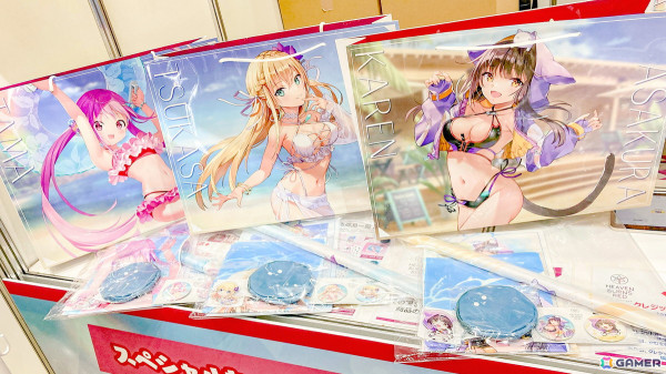 「ヘブバン」初出展となったコミケ104のレポートが公開！グッズ販売やノベルティ配布、公式コスプレイヤーも登場の画像5