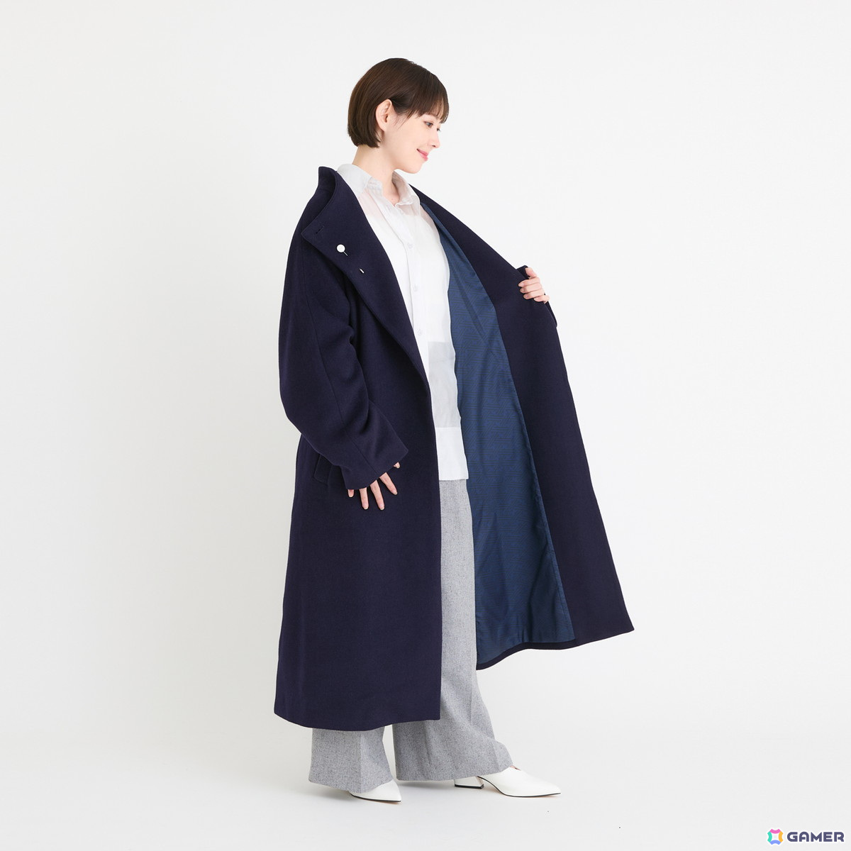 「刀剣乱舞ONLINE」三日月宗近、山姥切国広、膝丸モデルのコラボアウターが登場！刀剣男士紋をあしらったタグや近侍ピン風のラペルピンなど細部まで再現の画像4