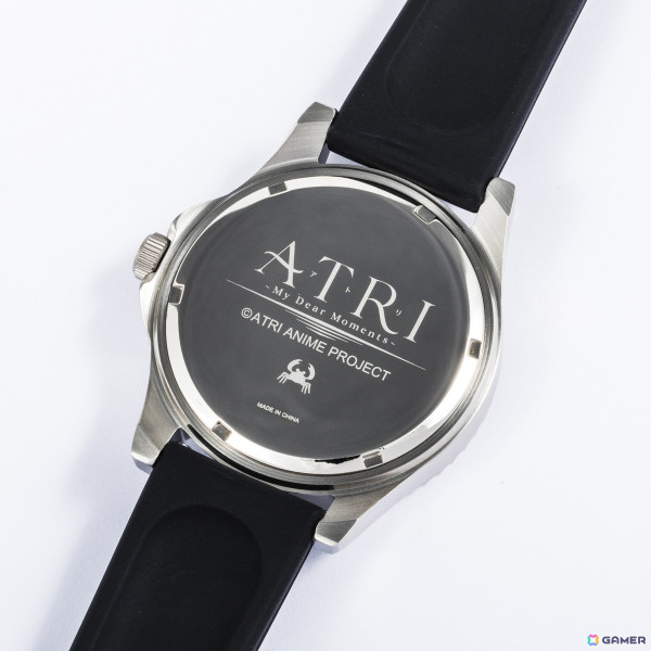 アニメ「ATRI -My Dear Moments-」とコラボした腕時計とバックパックがSuperGroupiesより登場!の画像