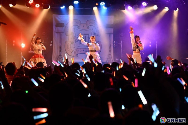 「学マス DEBUT LIVE 初 TOUR -初心公演-」名古屋クラブクアトロ公演レポート！新ソロ曲「L.U.V」「Fragile Heart」「ときめきのソルフェージュ」も披露の画像32