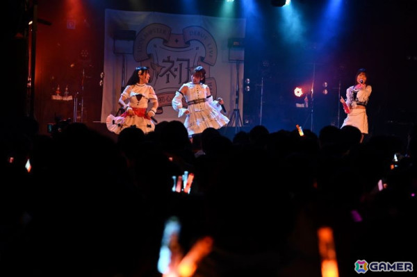 「学マス DEBUT LIVE 初 TOUR -初心公演-」名古屋クラブクアトロ公演レポート！新ソロ曲「L.U.V」「Fragile Heart」「ときめきのソルフェージュ」も披露の画像33