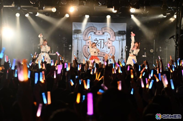 「学マス DEBUT LIVE 初 TOUR -初心公演-」名古屋クラブクアトロ公演レポート！新ソロ曲「L.U.V」「Fragile Heart」「ときめきのソルフェージュ」も披露の画像42