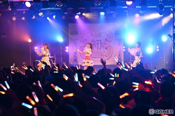 「学マス DEBUT LIVE 初 TOUR -初心公演-」名古屋クラブクアトロ公演レポート！新ソロ曲「L.U.V」「Fragile Heart」「ときめきのソルフェージュ」も披露の画像82