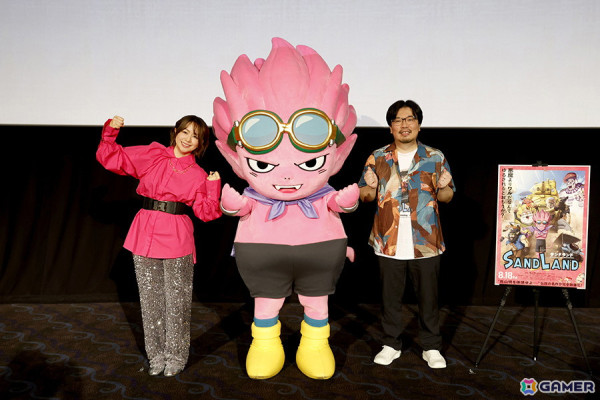 映画「SAND LAND」ベルゼブブ役の田村睦心さんと監督の横嶋俊久氏に加えてベルゼブブも登壇した公開1周年記念舞台挨拶のオフィシャルレポートが到着！の画像1