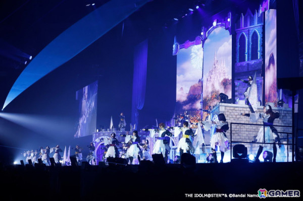勇者が仲間とともに強大な悪に立ち向かう！「アイドルマスター シンデレラガールズ」単独ライブ「STARLIGHT FANTASY」DAY1レポートの画像26