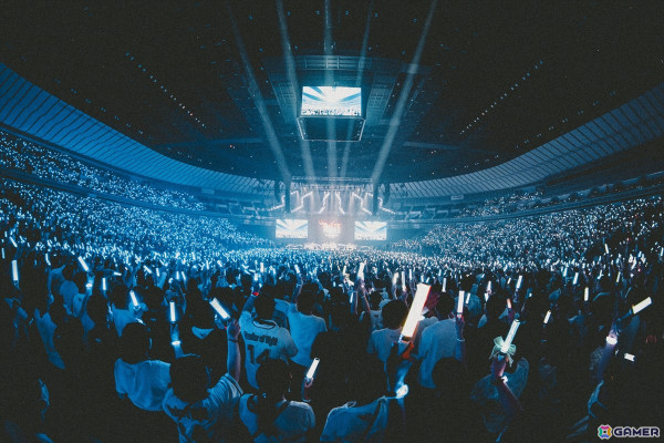 横アリに光の戦士が集結！結成10年を迎えた「THE PRIMALS Live in Japan - Darkest Before Dawn」9月22日公演をレポートの画像1