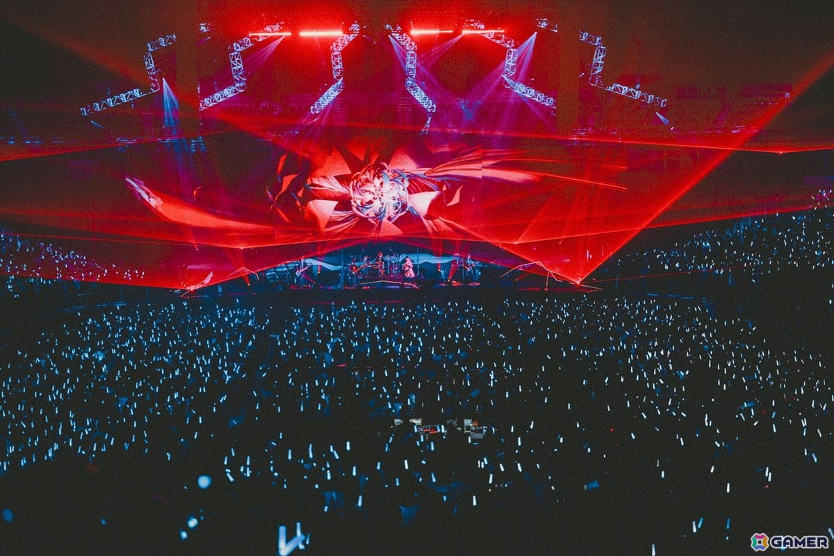 横アリに光の戦士が集結！結成10年を迎えた「THE PRIMALS Live in Japan - Darkest Before Dawn」9月22日公演をレポートの画像50