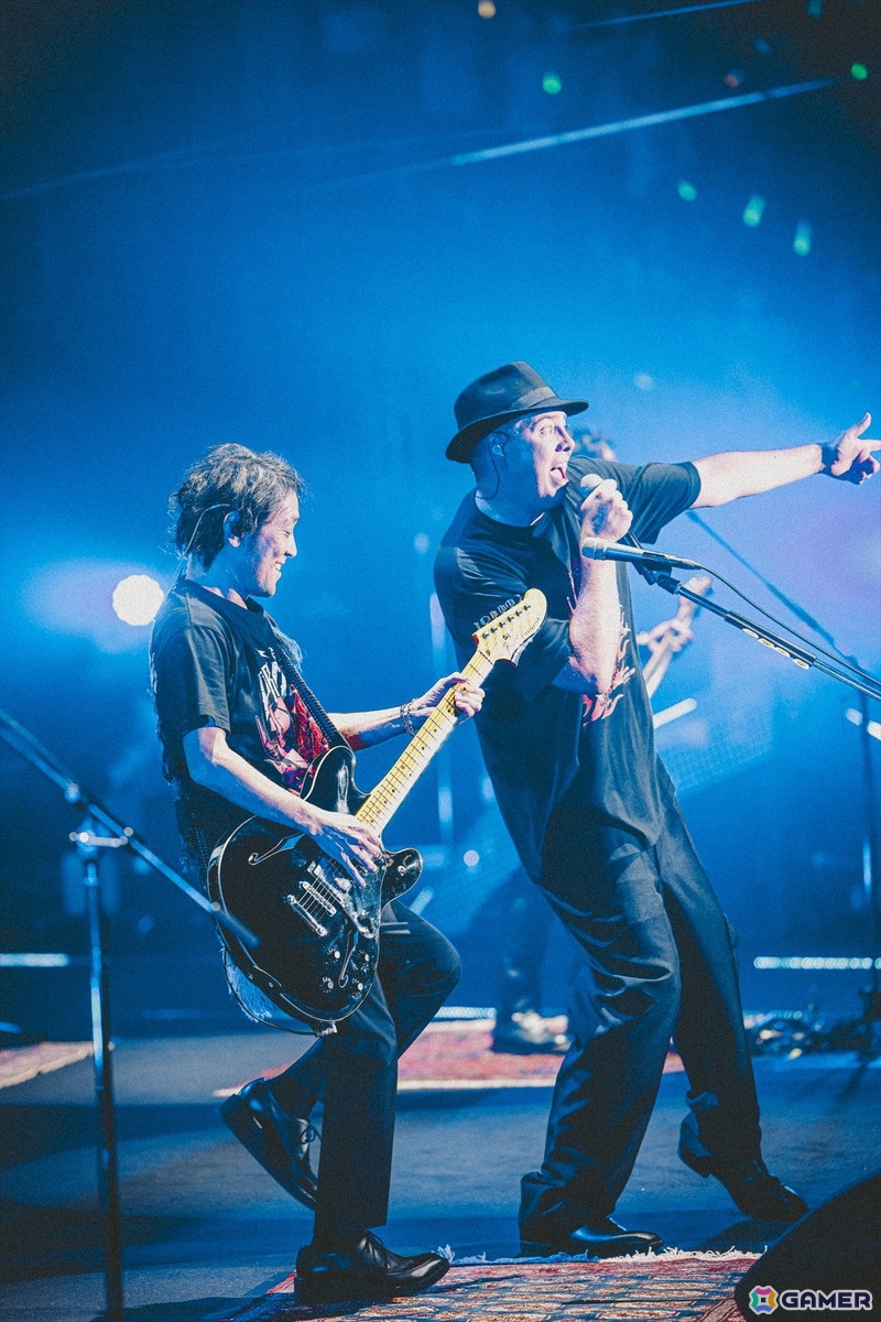 横アリに光の戦士が集結！結成10年を迎えた「THE PRIMALS Live in Japan - Darkest Before Dawn」9月22日公演をレポートの画像57